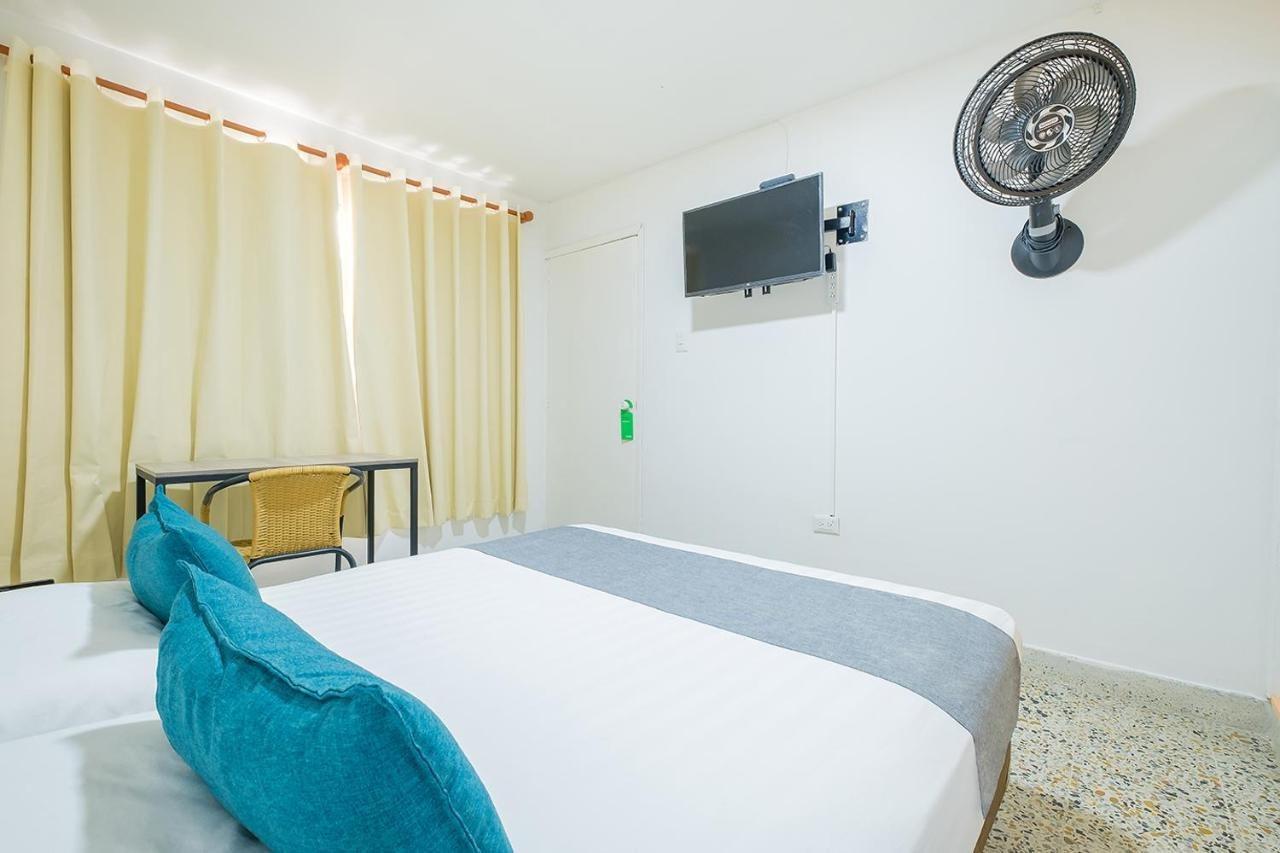 Casa De Pinos Hotel Букараманга Екстериор снимка