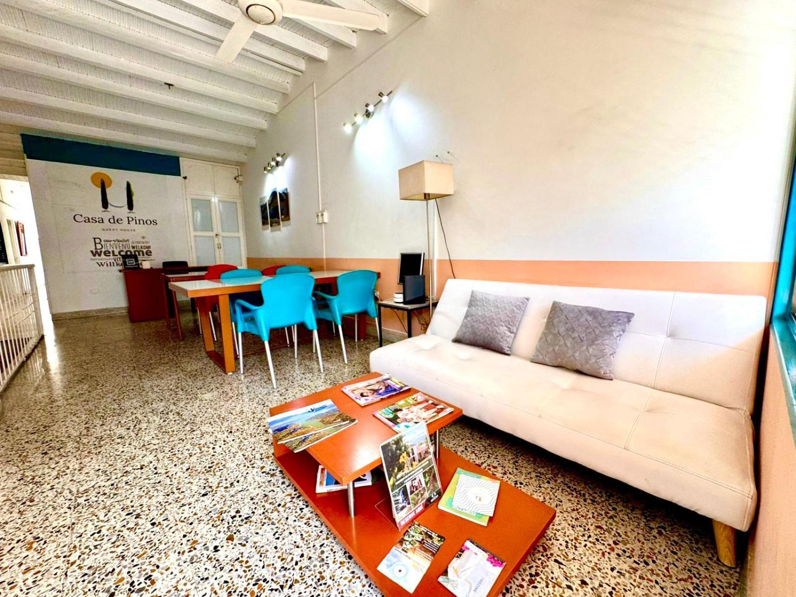 Casa De Pinos Hotel Букараманга Екстериор снимка
